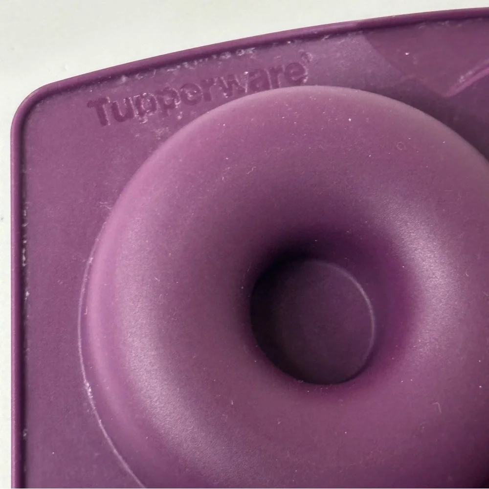 Tupperware Silicone Ring Baking Form Oven, freezer, microwave and fridge Safe